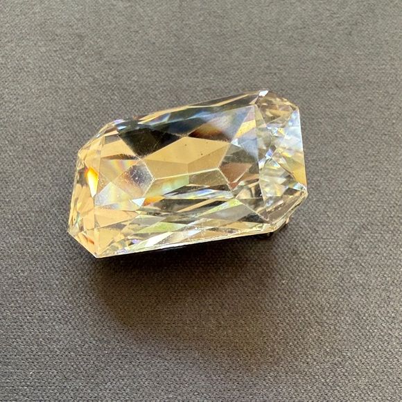 Sparkling Faceted Gemstone Brooch - Picture 2 of 4